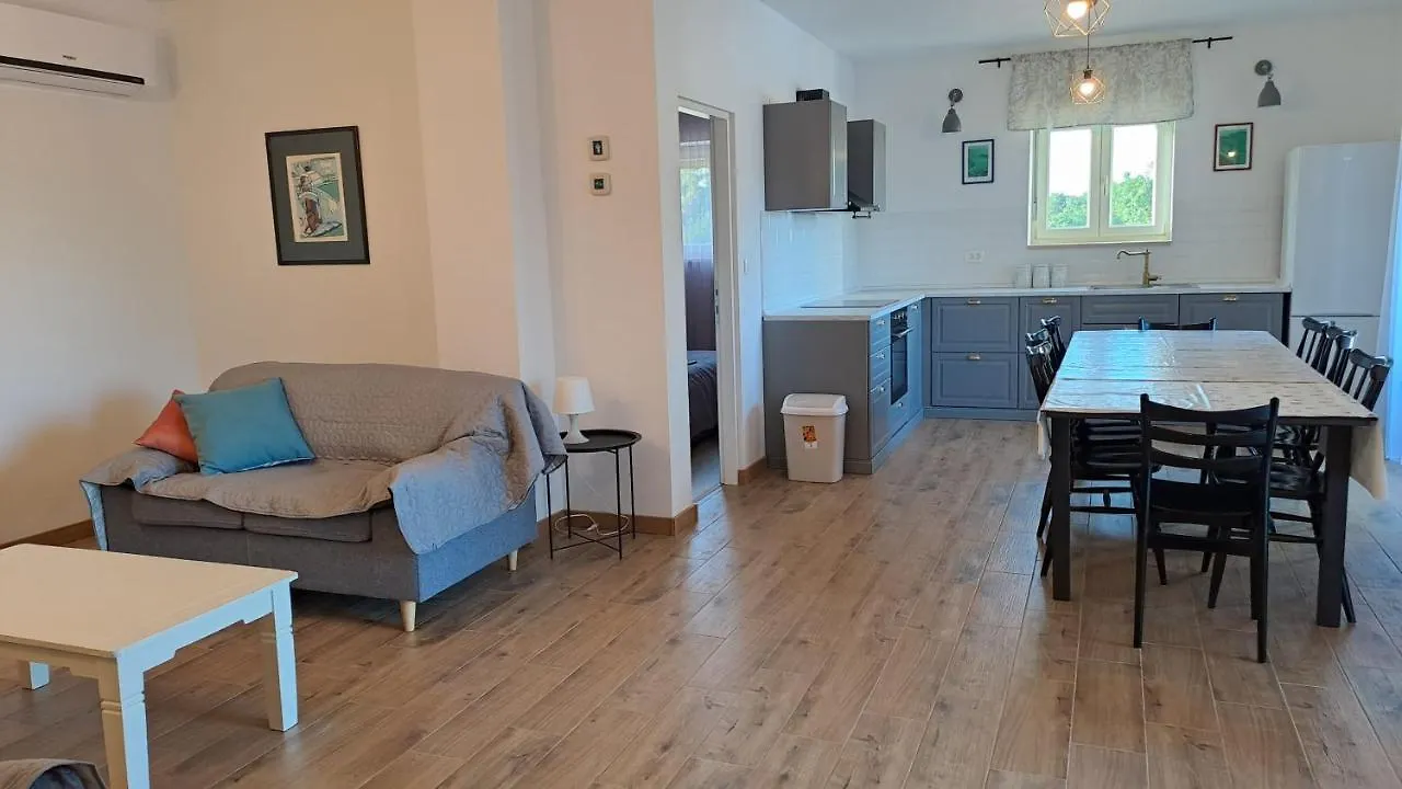 Apartment Dorina Marčana 0*,