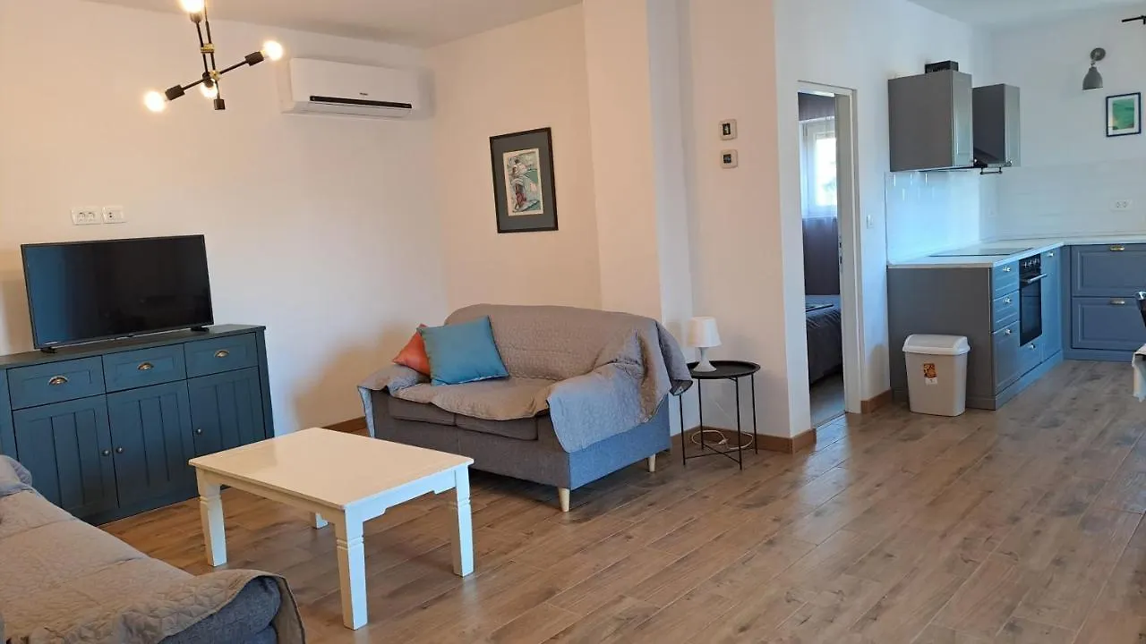 Apartment Dorina Marčana