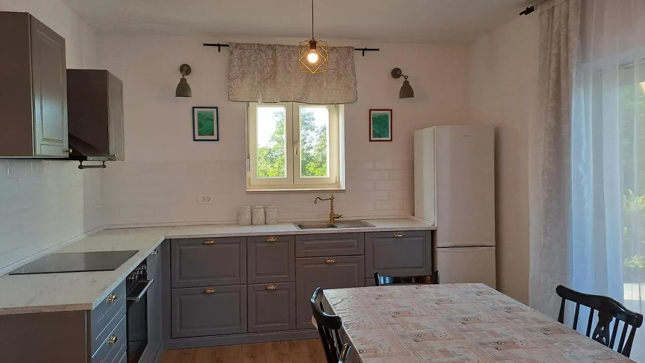 Apartment Dorina Marčana