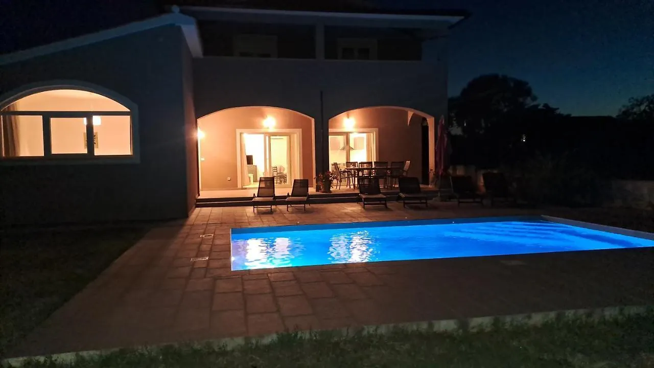 Apartment Dorina Marčana